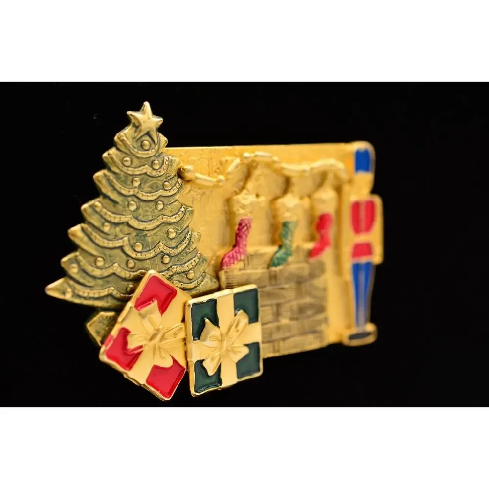 Vintage Christmas Scene Pin Brooch Fireplace Tree Stockings Brushed Gold BinAQ